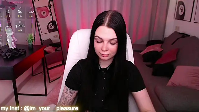 Snapshot of Michela_Fruet chatting on February 2026 01:05:02 AM Michela Fruet online show from February 2026 01:05:02 AM