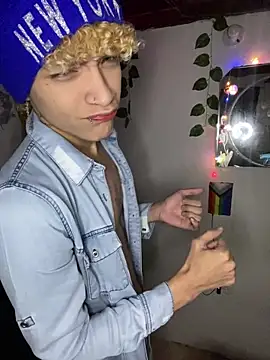 Bryan ale22 online show from December 2025 08:10:01 AM