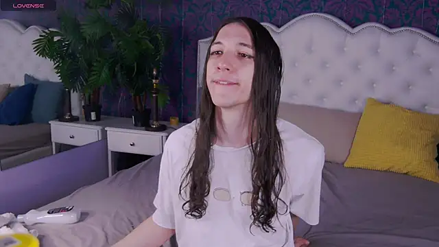 SilverMuse online show from April 2026 10:38:01 PM