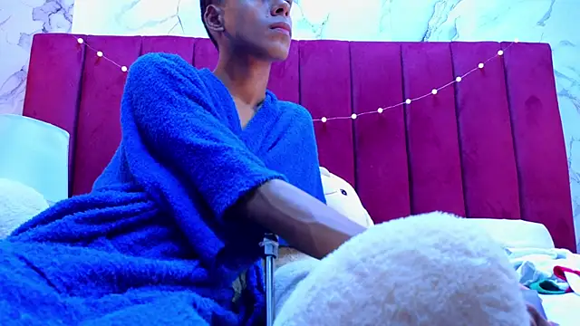 PrincePoppy online show from December 2025 08:37:02 PM