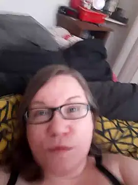 Snapshot of AnniDiMoni chatting on November 2025 05:28:02 AM AnniDiMoni online show from November 2025 05:28:02 AM