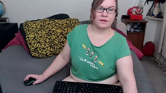 Snapshot of AnniDiMoni chatting on December 2025 08:24:02 PM AnniDiMoni online show from December 2025 08:24:02 PM