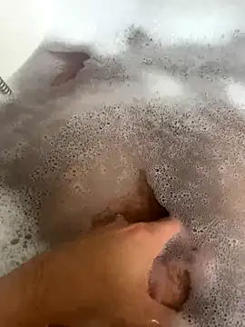 Snapshot of boran72 chatting on December 2025 01:39:02 PM boran72 online show from December 2025 01:39:02 PM