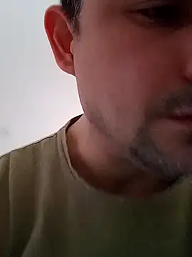 Snapshot of Bradd_32 chatting on May 2026 05:09:02 PM Bradd 32 online show from May 2026 05:09:02 PM