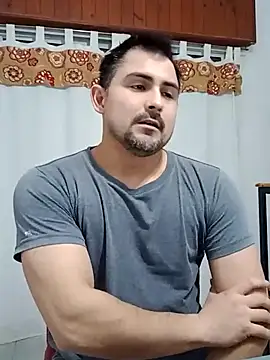Snapshot of Bradd_32 chatting on June 2026 02:43:02 AM Bradd 32 online show from June 2026 02:43:02 AM