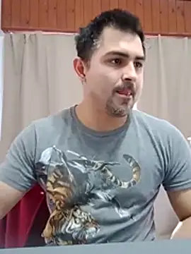 Snapshot of Bradd_32 chatting on July 2026 04:53:01 PM Bradd 32 online show from July 2026 04:53:01 PM