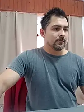 Snapshot of Bradd_32 chatting on July 2026 05:15:01 PM Bradd 32 online show from July 2026 05:15:01 PM