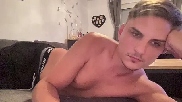 Snapshot of Sweetbooy90 chatting on September 2025 03:13:02 PM Sweetbooy90 online show from September 2025 03:13:02 PM