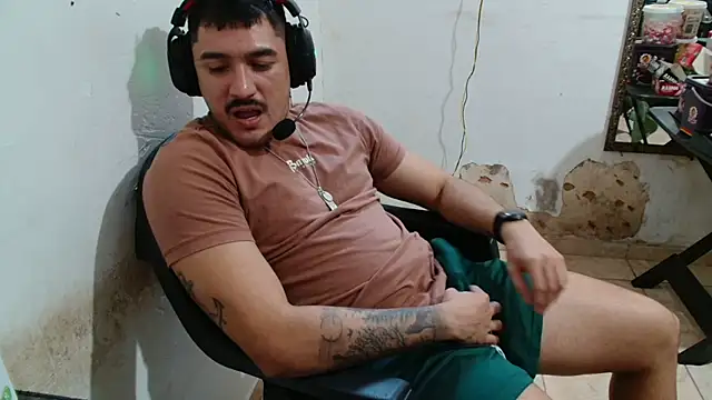 Snapshot of Leonino231 chatting on September 2025 02:18:02 PM Leonino231 online show from September 2025 02:18:02 PM