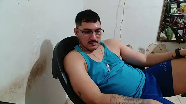 Snapshot of Leonino231 chatting on September 2025 11:40:02 PM Leonino231 online show from September 2025 11:40:02 PM