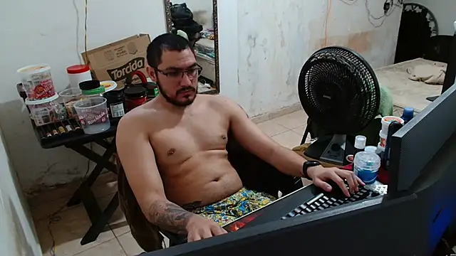 Snapshot of Leonino231 chatting on October 2025 07:14:01 PM Leonino231 online show from October 2025 07:14:01 PM