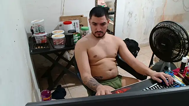 Snapshot of Leonino231 chatting on November 2025 07:34:01 PM Leonino231 online show from November 2025 07:34:01 PM