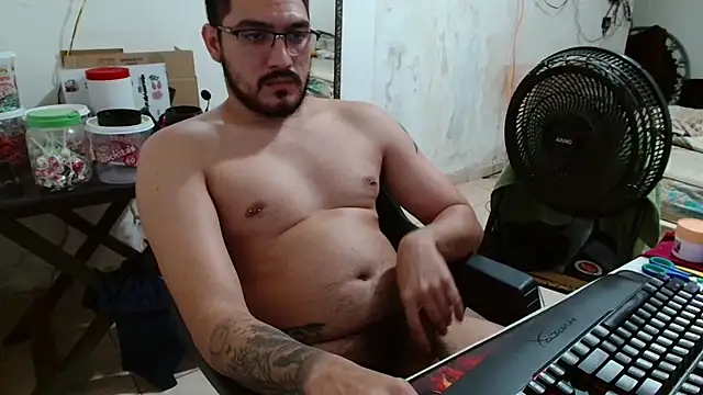 Snapshot of Leonino231 chatting on November 2025 08:30:02 PM Leonino231 online show from November 2025 08:30:02 PM