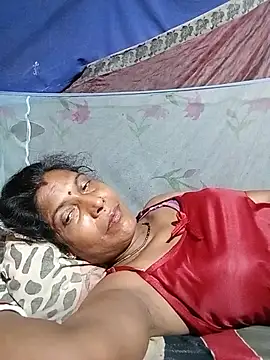 Snapshot of Savita992 chatting on June 2026 01:05:01 AM Savita992 online show from June 2026 01:05:01 AM