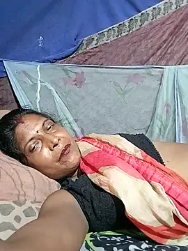 Snapshot of Savita992 chatting on July 2026 09:03:02 AM Savita992 online show from July 2026 09:03:02 AM