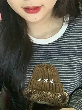 Linhtruong  online show from December 2025 03:55:02 AM