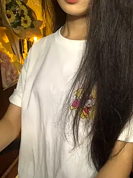 Snapshot of Nhinhi18 chatting on November 2025 03:11:01 PM Nhinhi18 online show from November 2025 03:11:01 PM