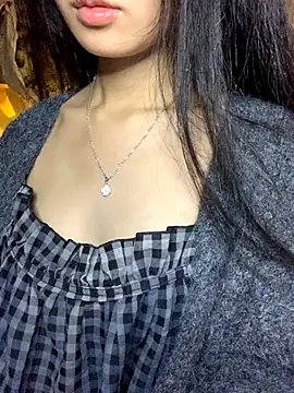 Snapshot of Nhinhi18 chatting on November 2025 05:11:01 PM Nhinhi18 online show from November 2025 05:11:01 PM