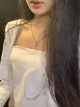 Nhinhi18 online show from April 2026 03:24:01 PM