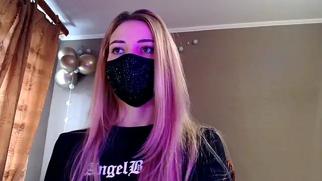 Iris lave online show from November 2025 12:39:02 PM