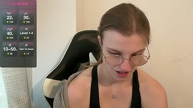 Snapshot of BustyKellyXXX chatting on November 2025 10:03:01 AM BustyKellyXXX online show from November 2025 10:03:01 AM