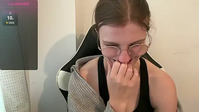 Snapshot of BustyKellyXXX chatting on November 2025 10:14:01 AM BustyKellyXXX online show from November 2025 10:14:01 AM