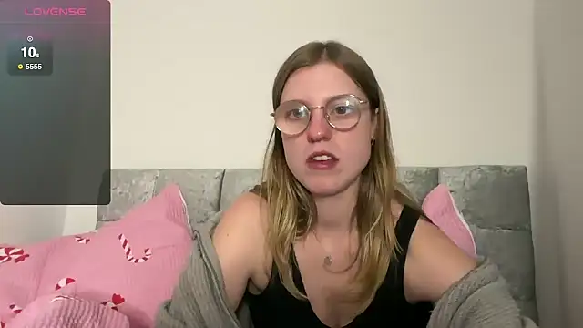 Snapshot of BustyKellyXXX chatting on November 2025 07:13:02 PM BustyKellyXXX online show from November 2025 07:13:02 PM