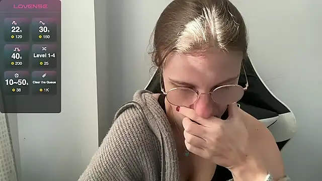 Snapshot of BustyKellyXXX chatting on November 2025 10:04:02 AM BustyKellyXXX online show from November 2025 10:04:02 AM