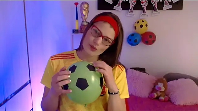 Camila-ventura online show from July 2026 12:18:02 PM