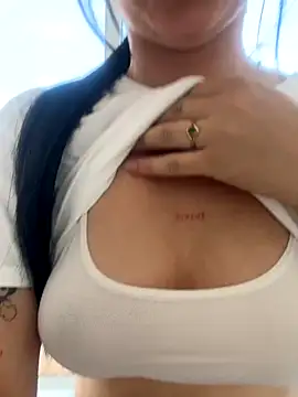 Snapshot of lucy_grey25 chatting on November 2025 05:34:02 PM lucy grey25 online show from November 2025 05:34:02 PM