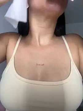 Snapshot of lucy_grey25 chatting on November 2025 02:38:02 PM lucy grey25 online show from November 2025 02:38:02 PM