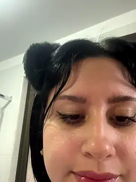 Snapshot of lucy_grey25 chatting on November 2025 05:46:02 PM lucy grey25 online show from November 2025 05:46:02 PM