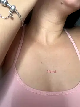 Snapshot of lucy_grey25 chatting on December 2025 01:05:02 PM lucy grey25 online show from December 2025 01:05:02 PM