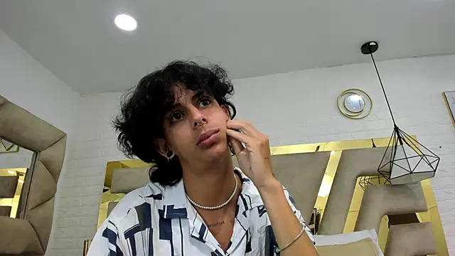 Ibratxandy online show from November 2025 02:17:01 PM