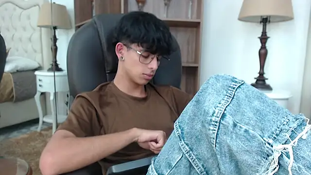 Ibratxandy online show from March 2026 07:08:02 PM