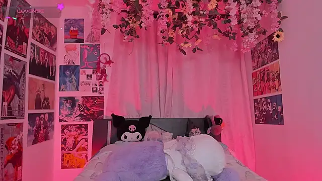 FluffyMelons online show from April 2026 10:59:01 PM