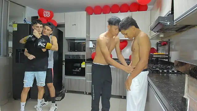 Snapshot of Crazymen_hot chatting on September 2025 11:17:02 PM Crazymen hot online show from September 2025 11:17:02 PM