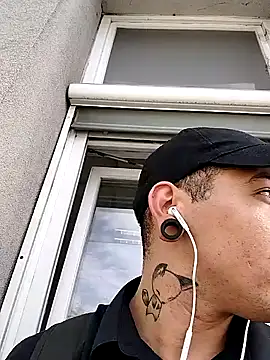 Snapshot of JuicyBigcock@xh chatting on October 2025 01:31:02 PM JuicyBigcockxh online show from October 2025 01:31:02 PM