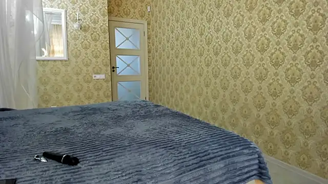 sofielovely  online show from October 2025 12:01:02 PM