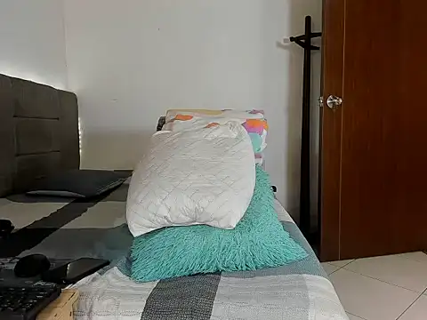 Snapshot of Edy_coltt chatting on May 2026 01:28:02 PM Edy coltt online show from May 2026 01:28:02 PM