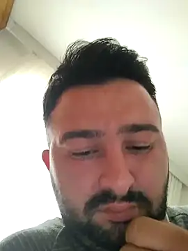 Snapshot of Aliyeni1 chatting on November 2025 01:37:02 PM Aliyeni1 online show from November 2025 01:37:02 PM