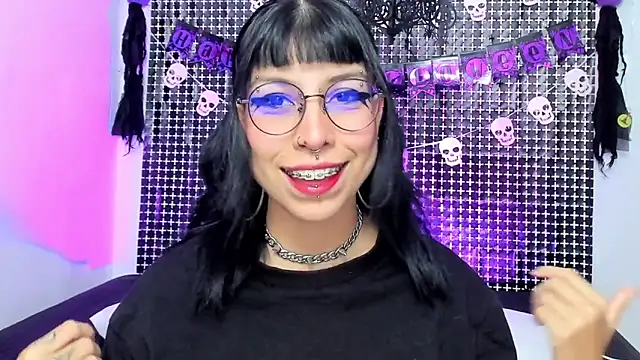 Snapshot of Rose_72 chatting on October 2025 07:47:01 PM Rose 72 online show from October 2025 07:47:01 PM