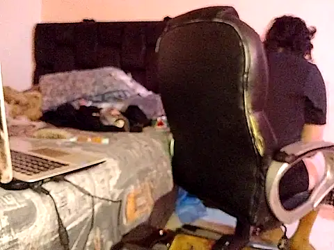 Snapshot of saenzjulieta1 chatting on October 2025 03:11:01 PM saenzjulieta1 online show from October 2025 03:11:01 PM