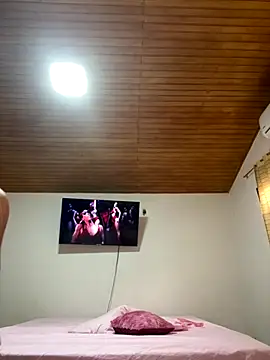 Alina0 online show from September 2025 05:01:02 PM