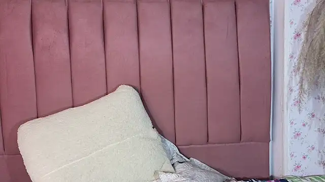 Hela Collins online show from September 2025 03:56:01 AM