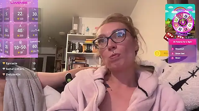 Snapshot of harleyblair chatting on October 2025 10:20:02 PM harleyblair online show from October 2025 10:20:02 PM