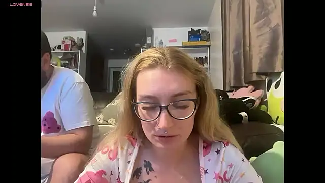 Snapshot of harleyblair chatting on November 2025 11:37:02 PM harleyblair online show from November 2025 11:37:02 PM