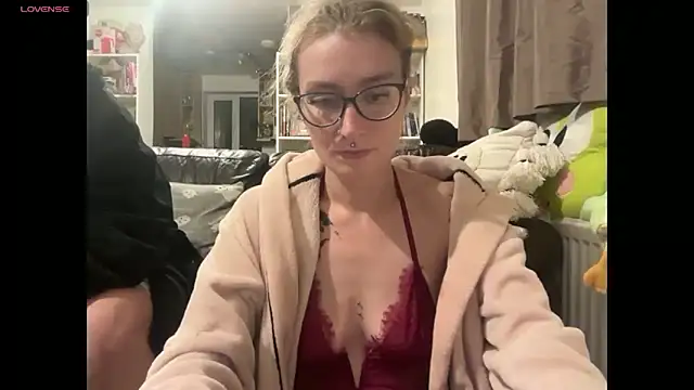 Snapshot of harleyblair chatting on November 2025 11:03:01 PM harleyblair online show from November 2025 11:03:01 PM