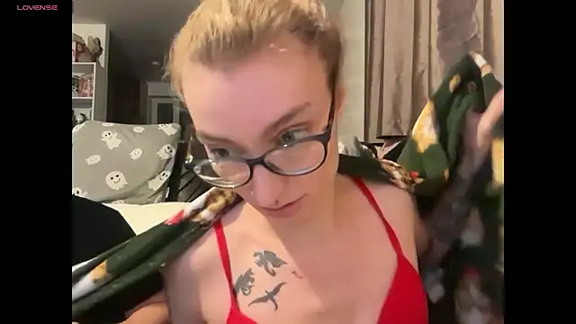 Snapshot of harleyblair chatting on November 2025 11:15:01 PM harleyblair online show from November 2025 11:15:01 PM