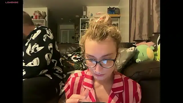 Snapshot of harleyblair chatting on November 2025 11:16:01 PM harleyblair online show from November 2025 11:16:01 PM